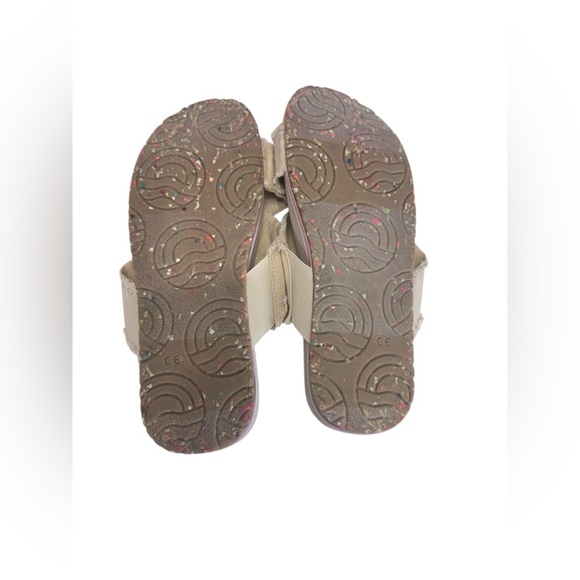 Vionic Tan Sandals with Ruffled Crossover Straps - Picture 7 of 8